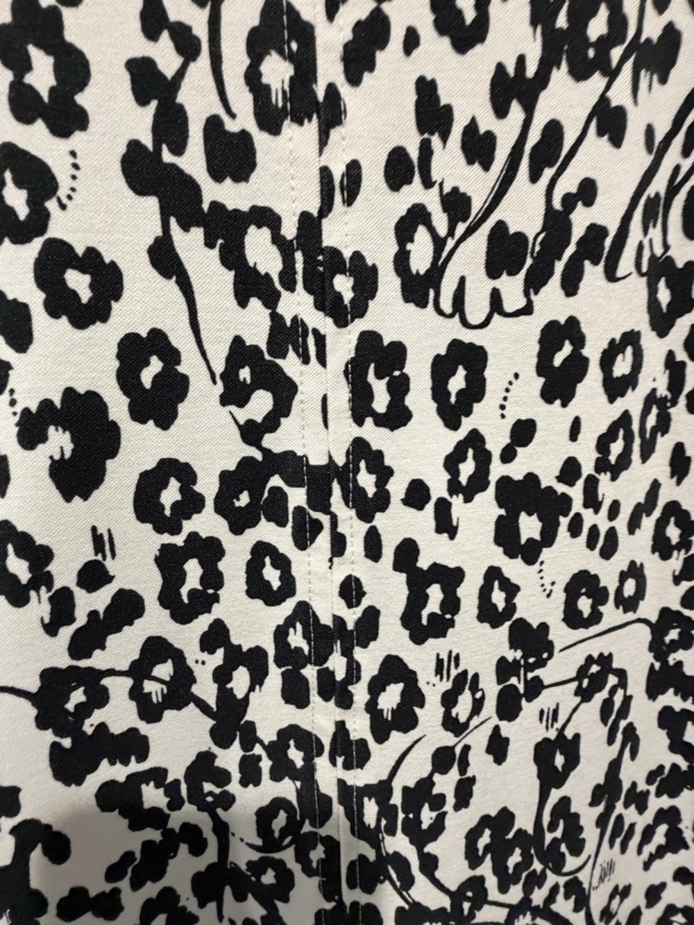 Lilly Pulitzer Rosie Black and White Leopard Print Shift Dress it is stretchy. - Picture 5 of 8